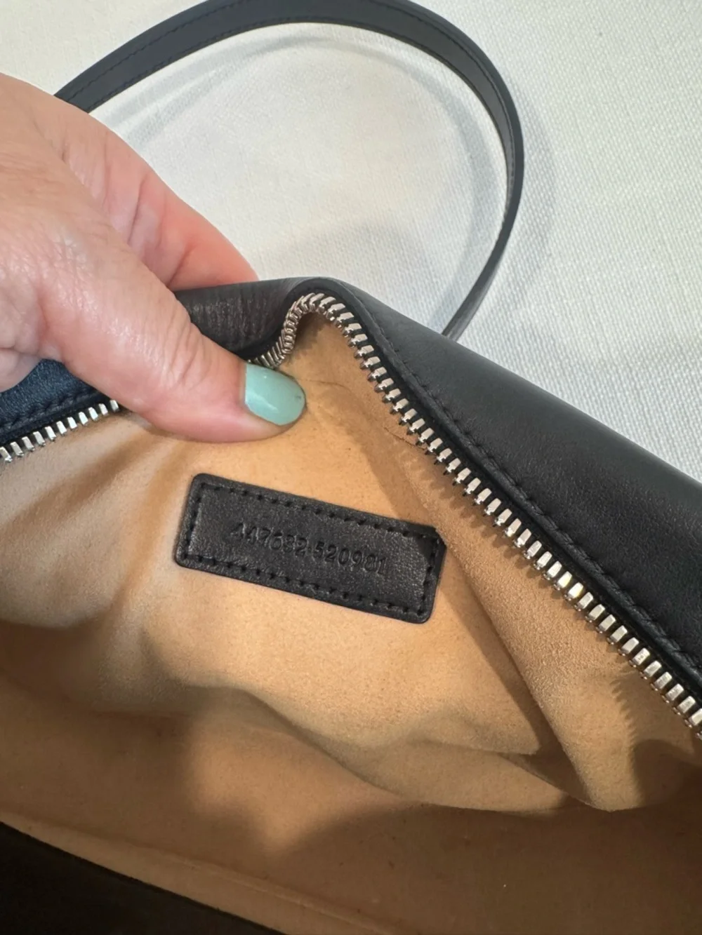 Gucci GG Marmont Camera Bag (Black) Matelasse Leather - Picture 6 of 11